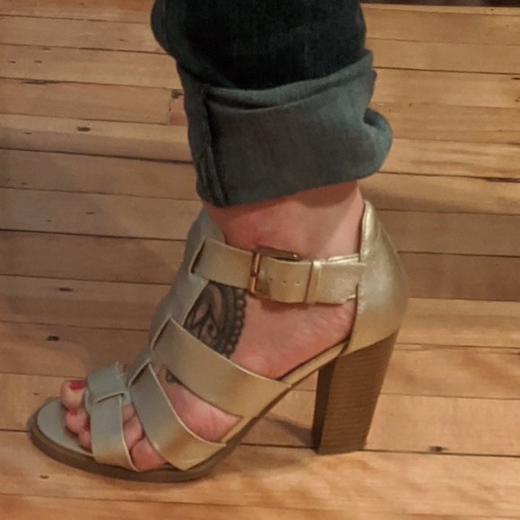 Gold straps sandales - Picture 2 of 6